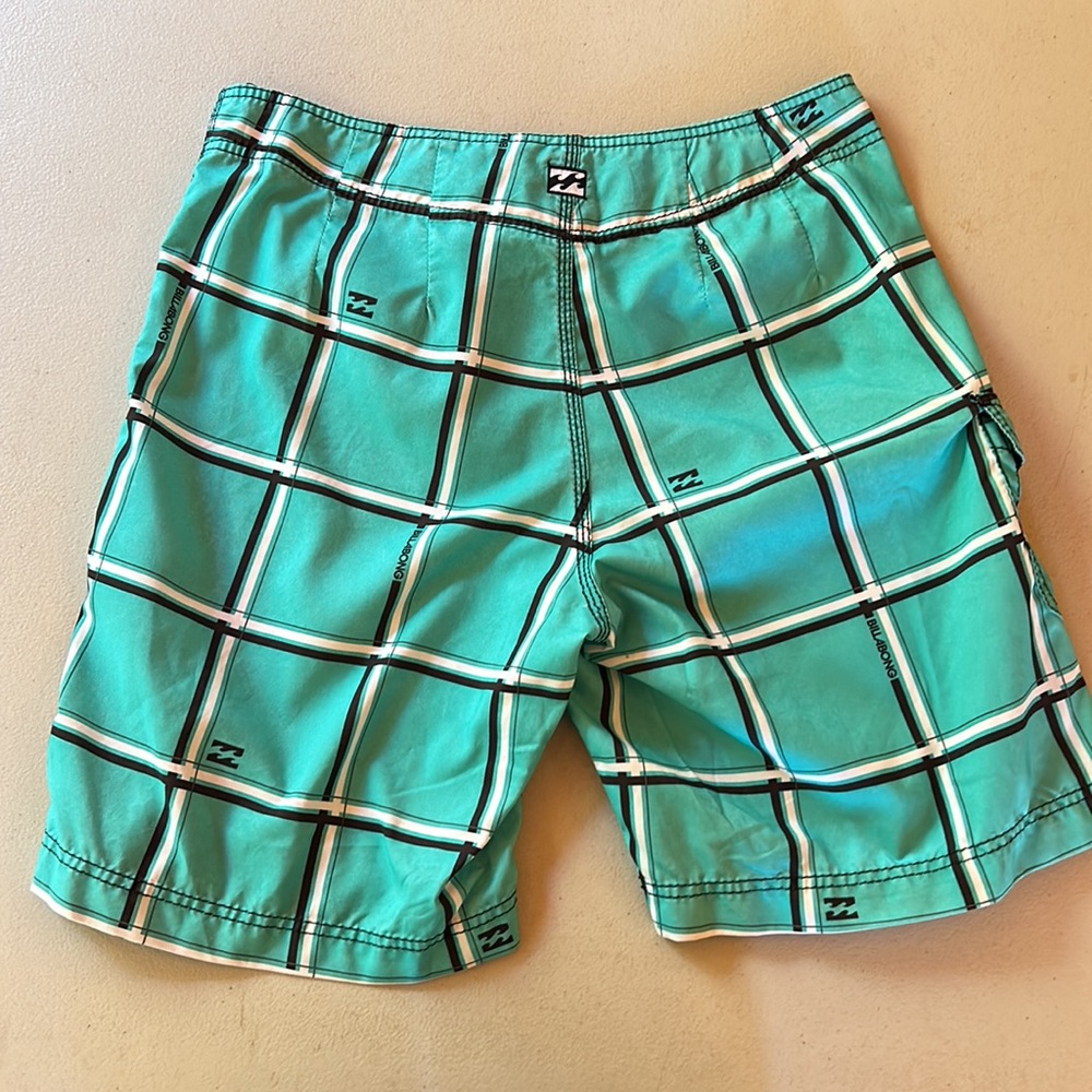 Billabong Board Shorts (33) - Picture 3 of 9